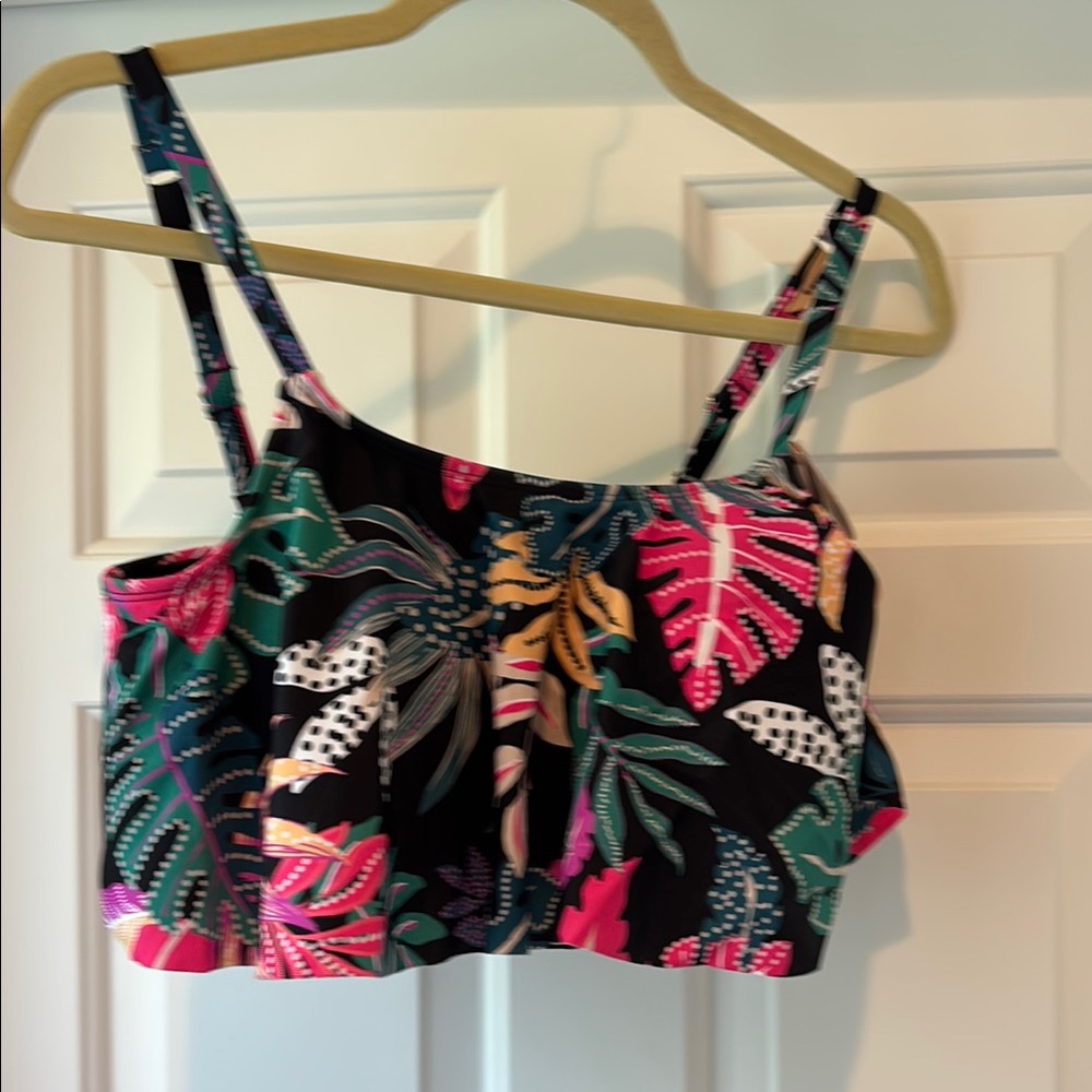 Tropical Print Crop Top w/ruffle